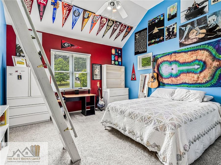 Bedroom 2 with ladder to loft