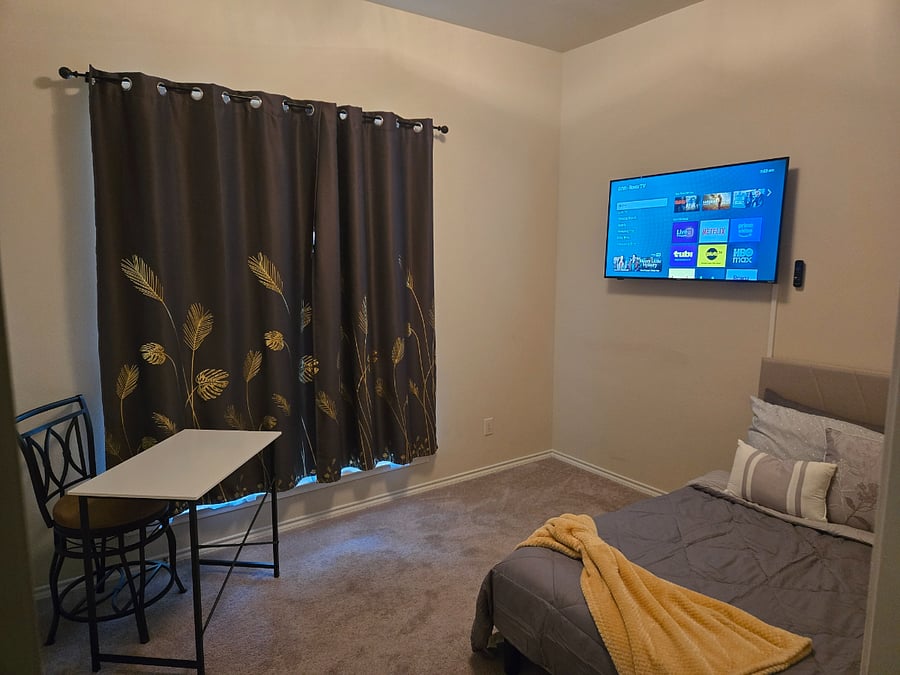 Bedroom 1 - FULL
Workstation