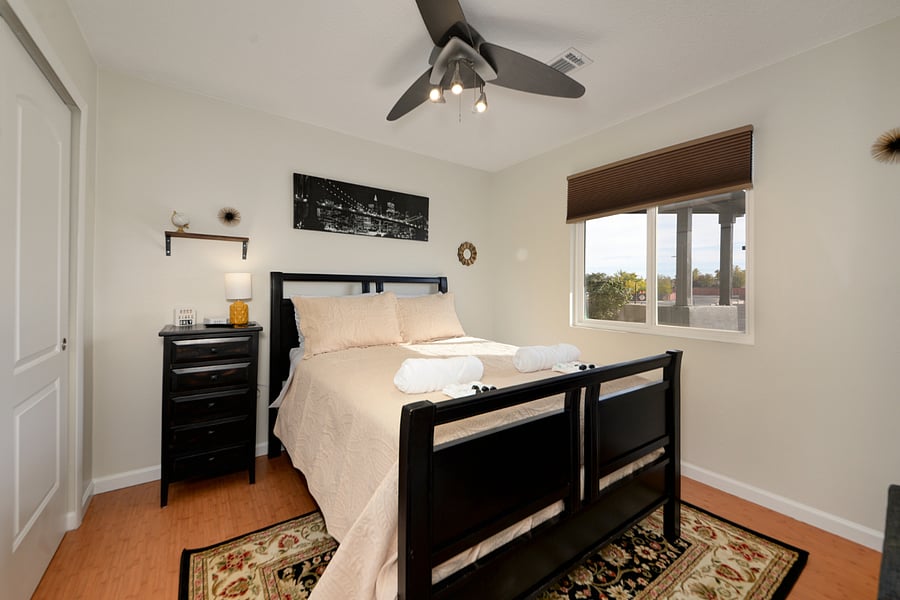 Guest bedroom full size bed