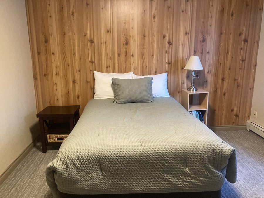 Bedroom #1(full size bed)