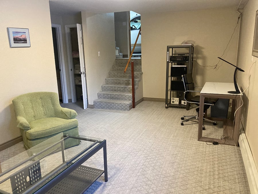 Second living room with workspace(downstairs)