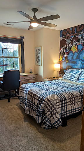 Guest bedroom