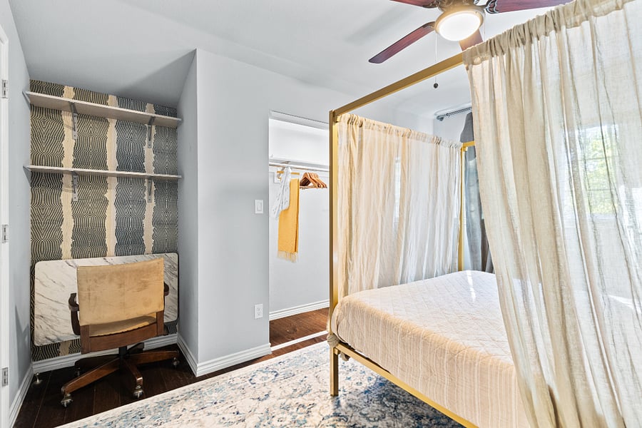 Queen Suite - $1000
