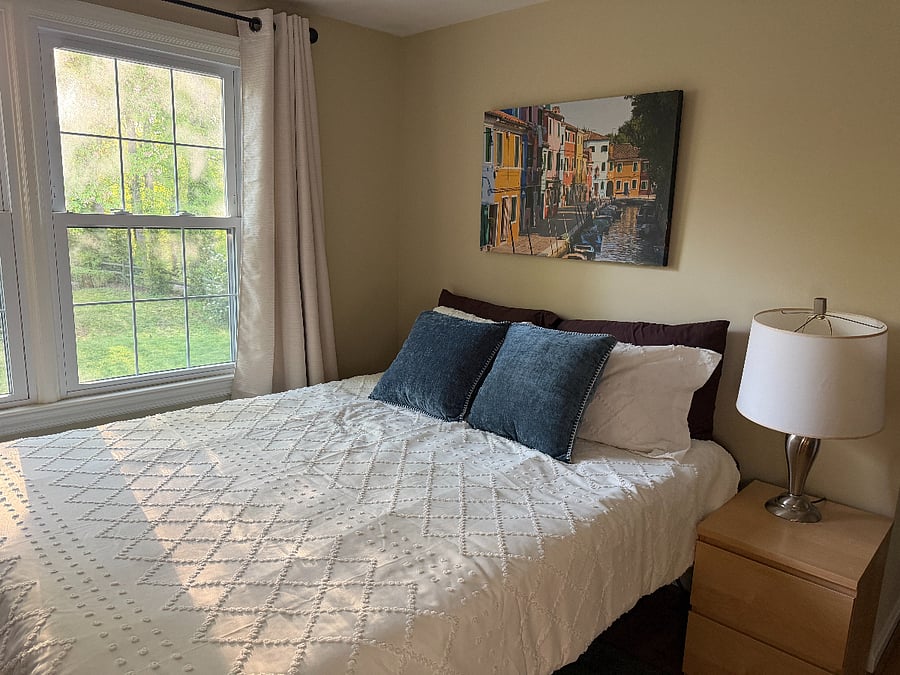 Bedroom (summertime)