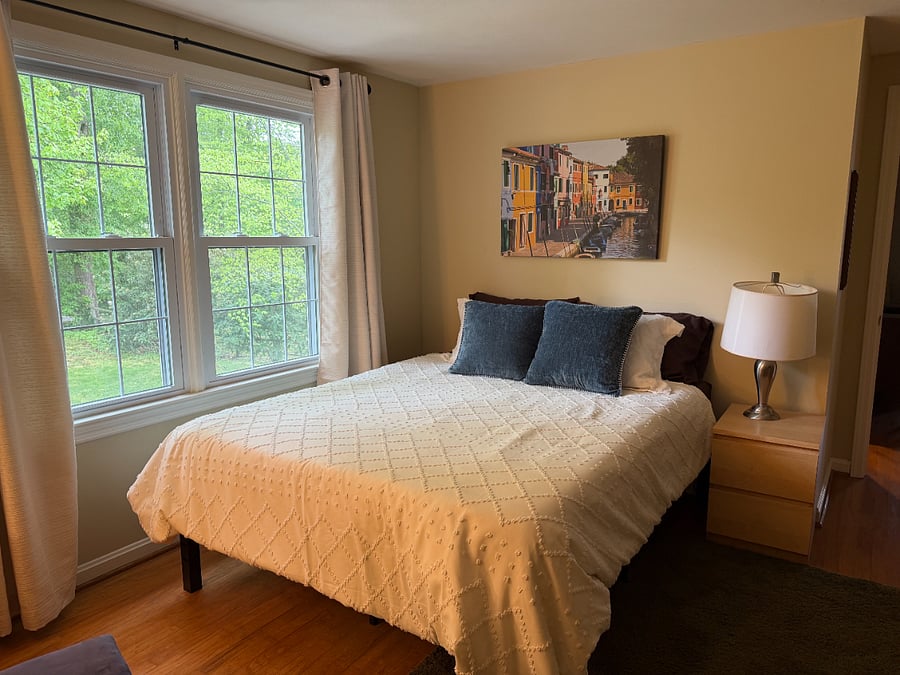 Bedroom (summertime)