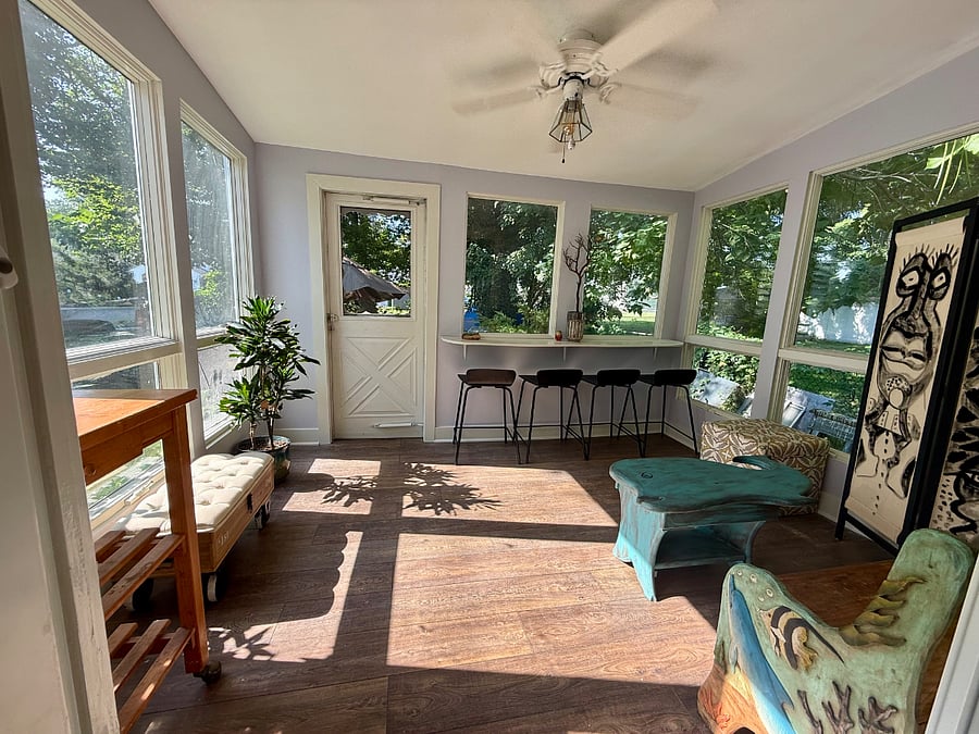 Sun room lounge area!