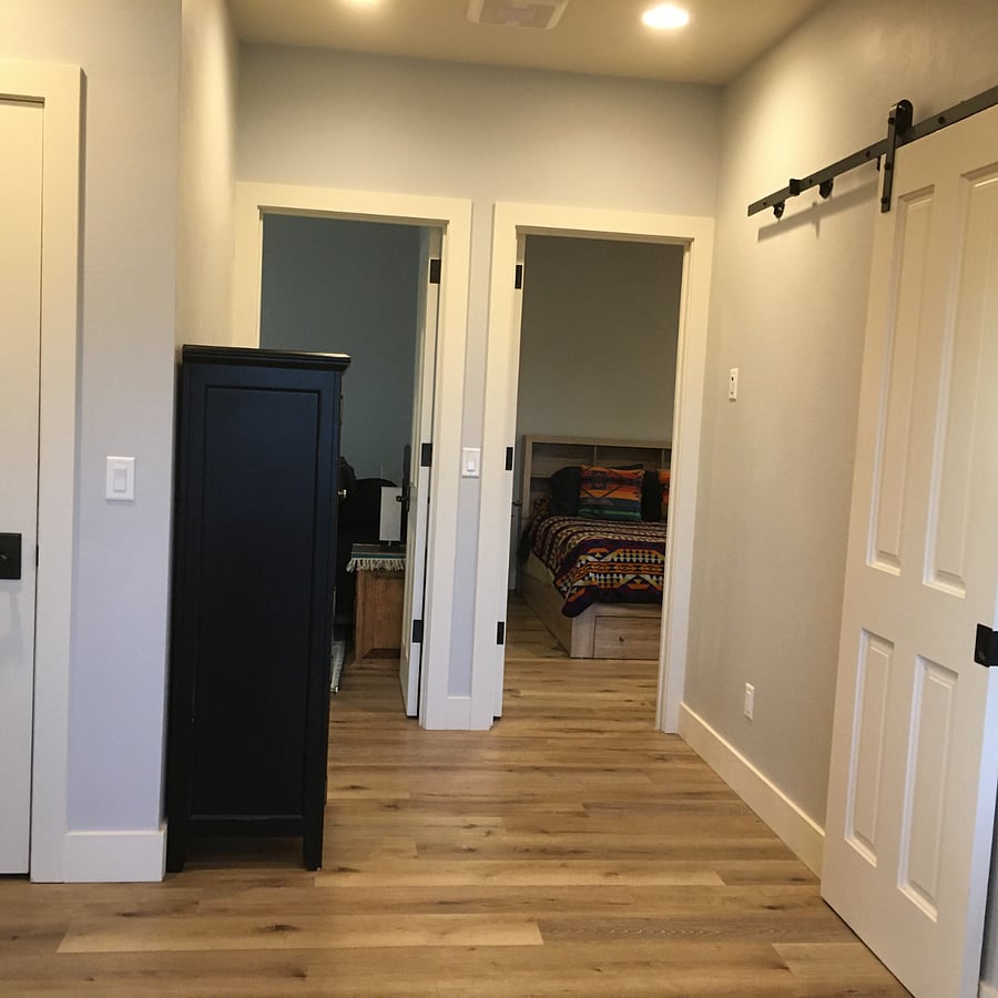 Hallway leading to the 2 bedrooms. 