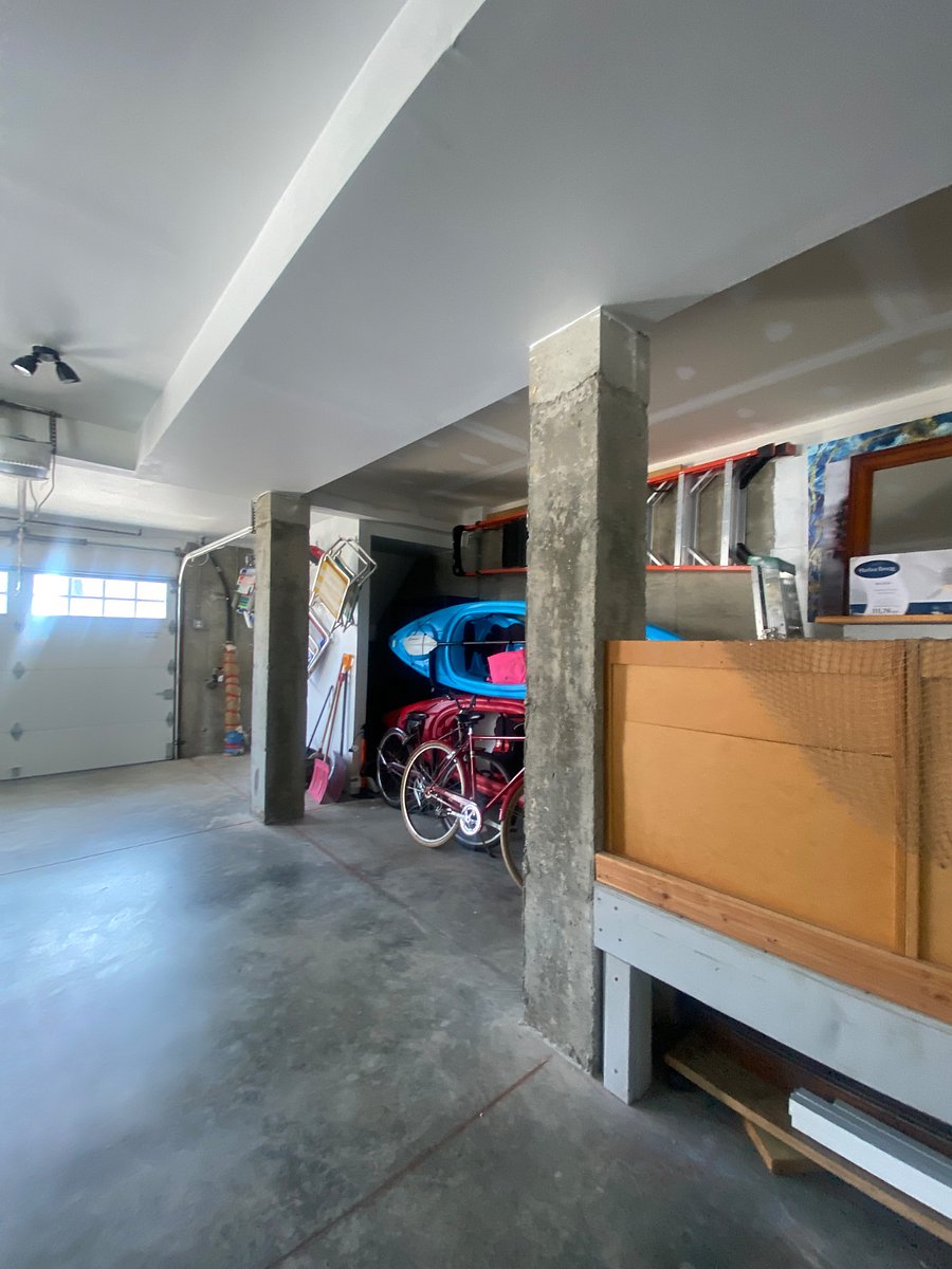 Garage. Ping pong