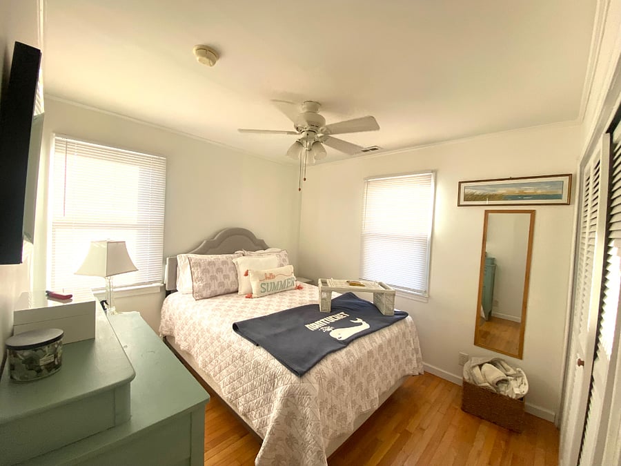 Queen bedroom