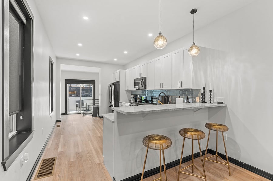 Shared, kitchen breakfast bar
