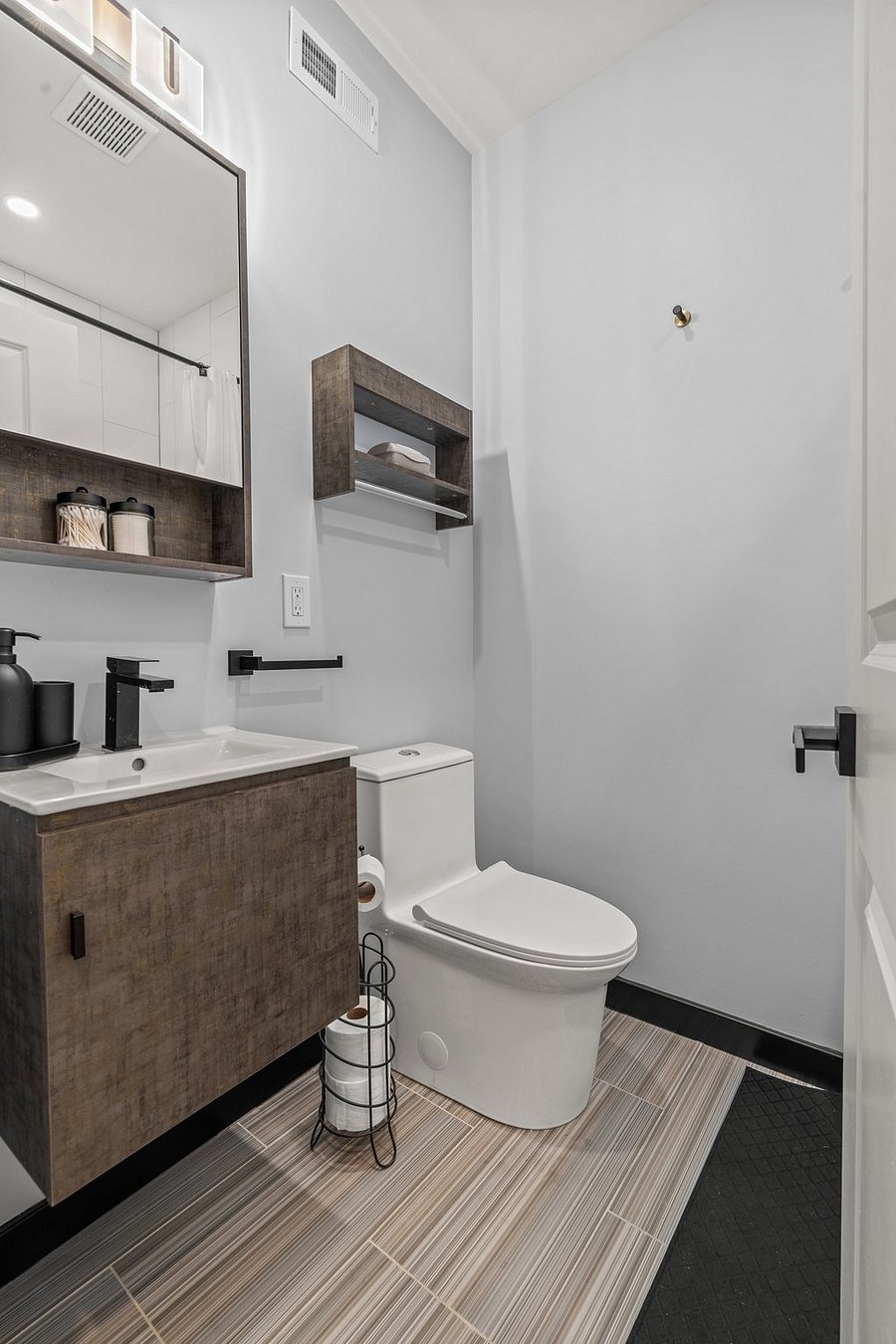 2nd floor, SHARED bathroom 