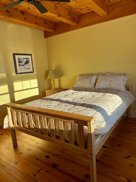 Double bedroom- looks out onto the lake