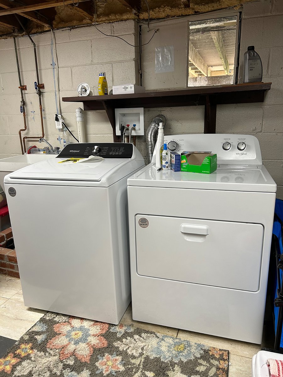 Full sized washer/dryer in unit!