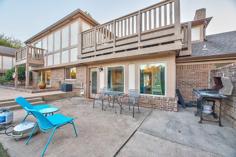 There is plenty of space outsdie to relax and unwind incluidng a propane fire pit and grill. 