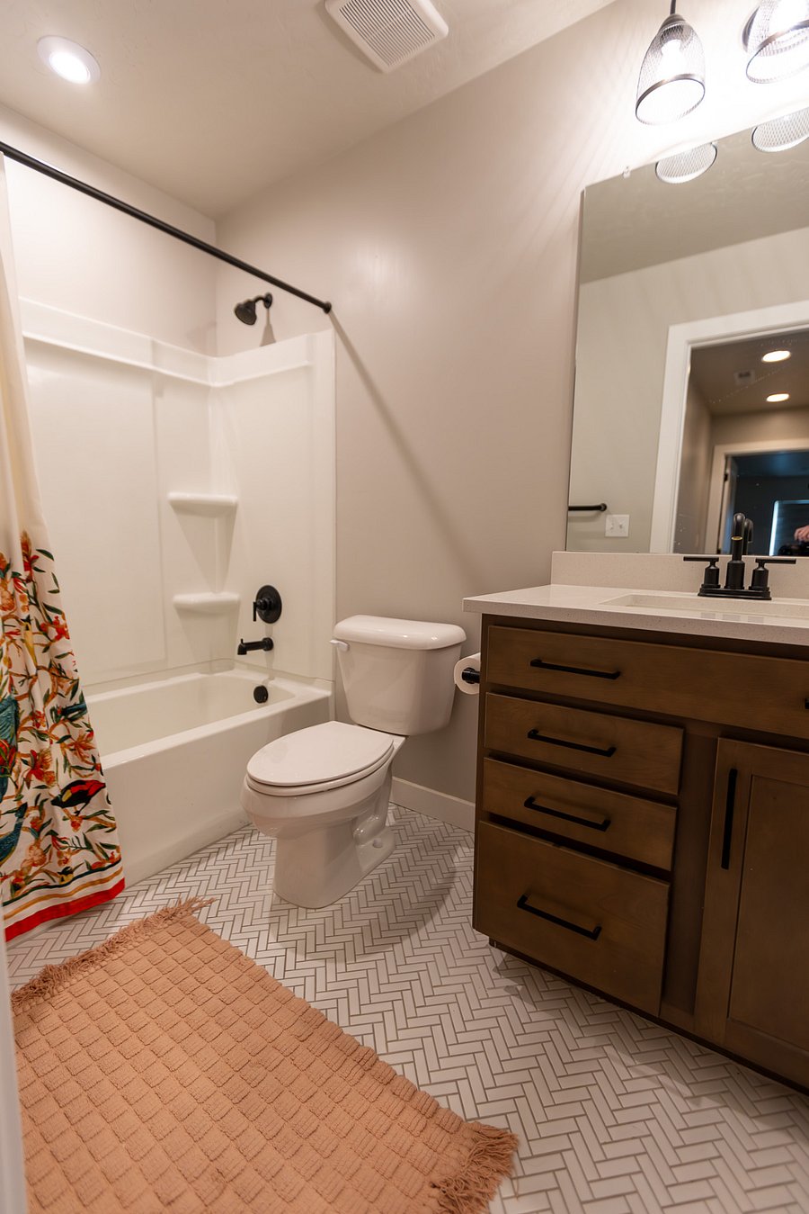 Upstairs full bath