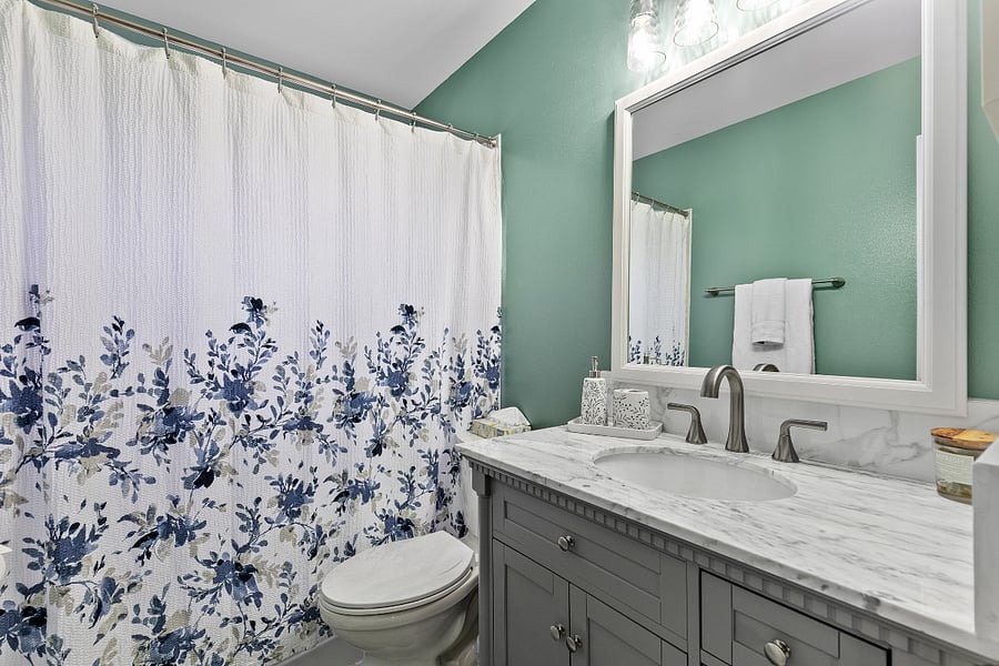 Full Bath/Upper