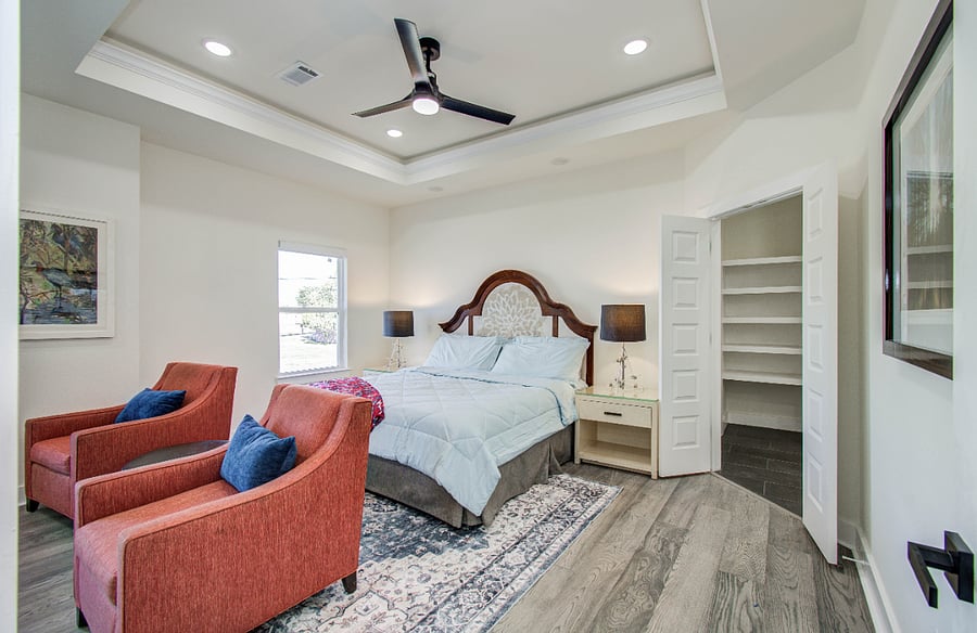 King bedroom, sitting area, smart TV