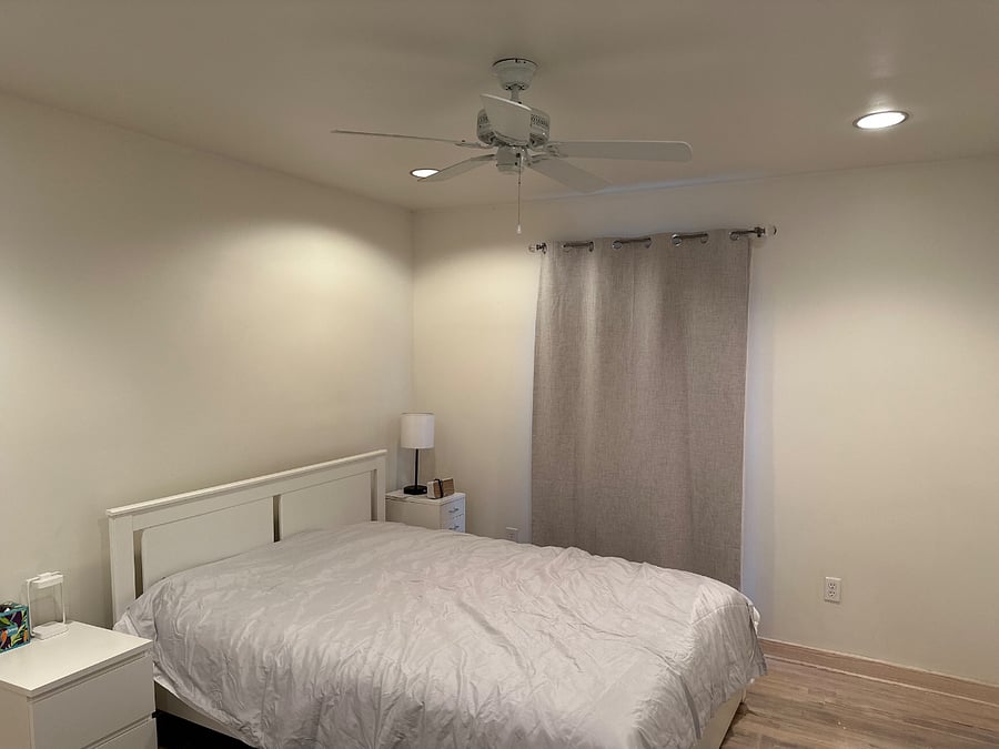 Bedroom bed