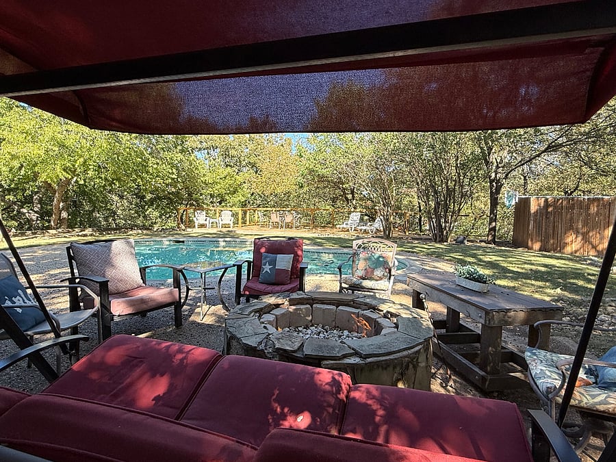 Gas firepit