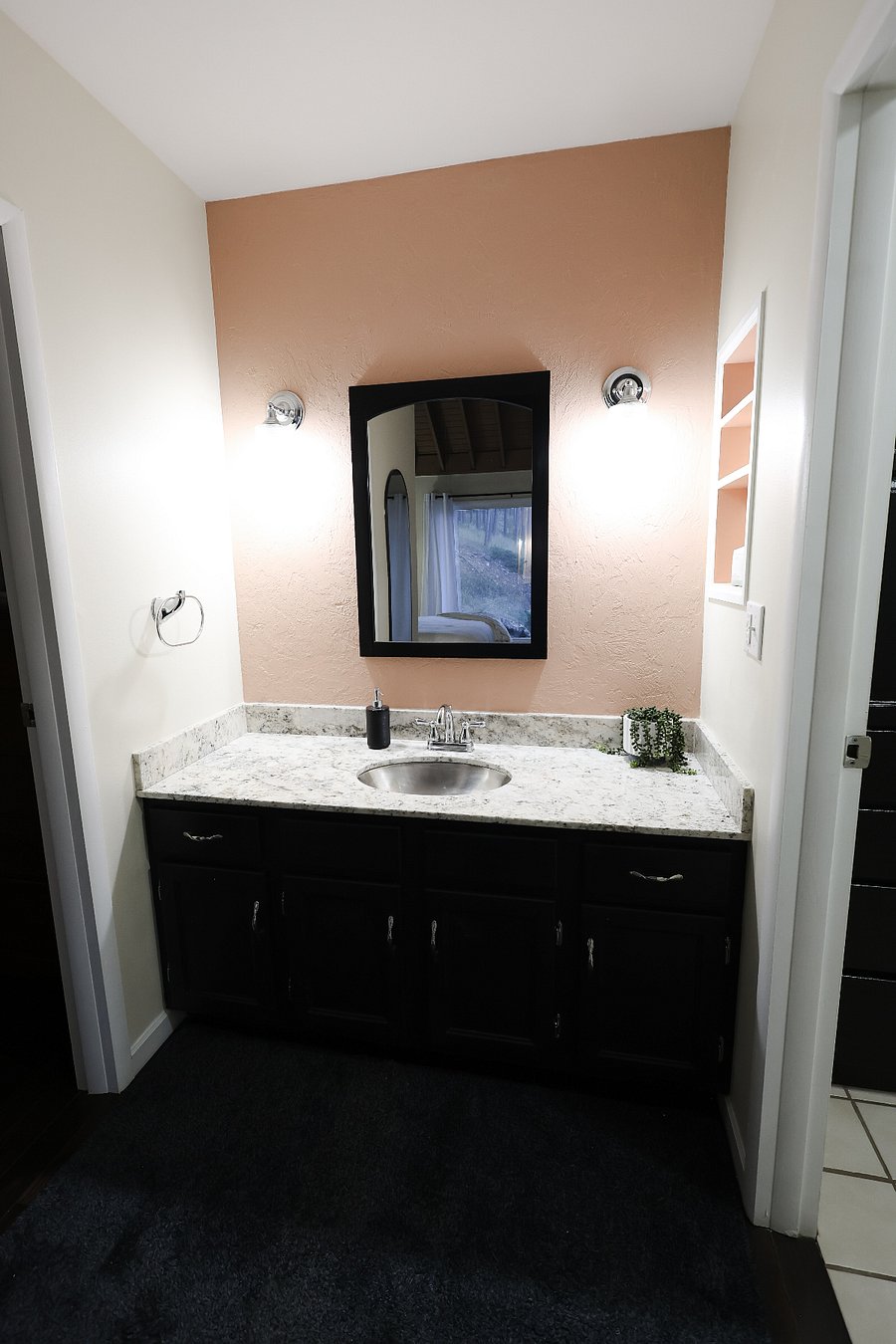 Ensuite bathroom on main floor.