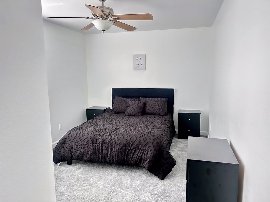 Queen Bed Room