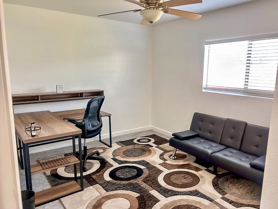 Office & Futon/Full Bed