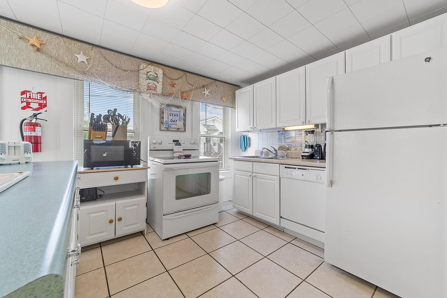 Full Kitchen