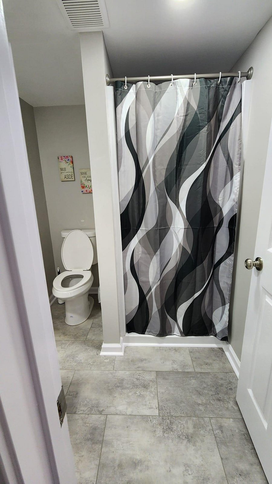 Shared Bathroom for Bedrooms 1 and 2