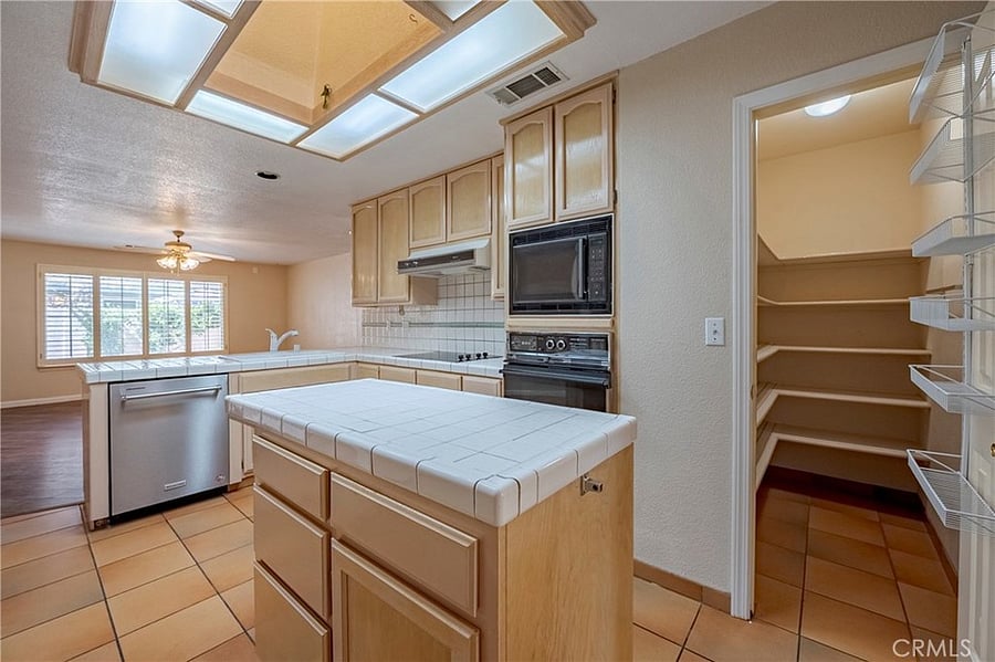 Furnished Finder property 932209_1 photo 6