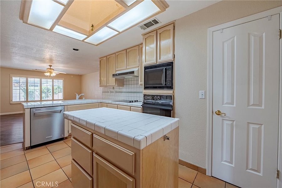 Furnished Finder property 932209_1 photo 8