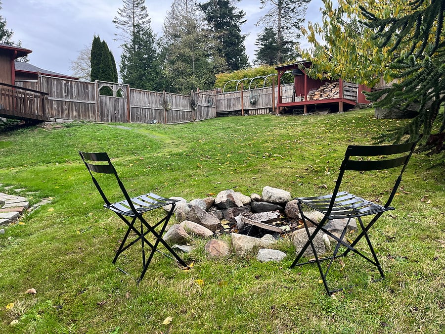 Backyard fire pit