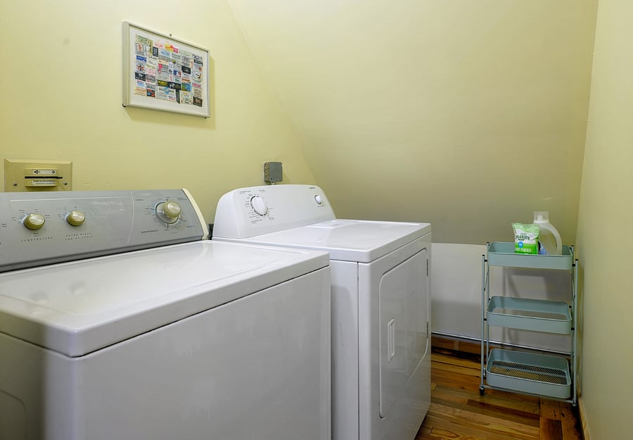 full laundry in unit 