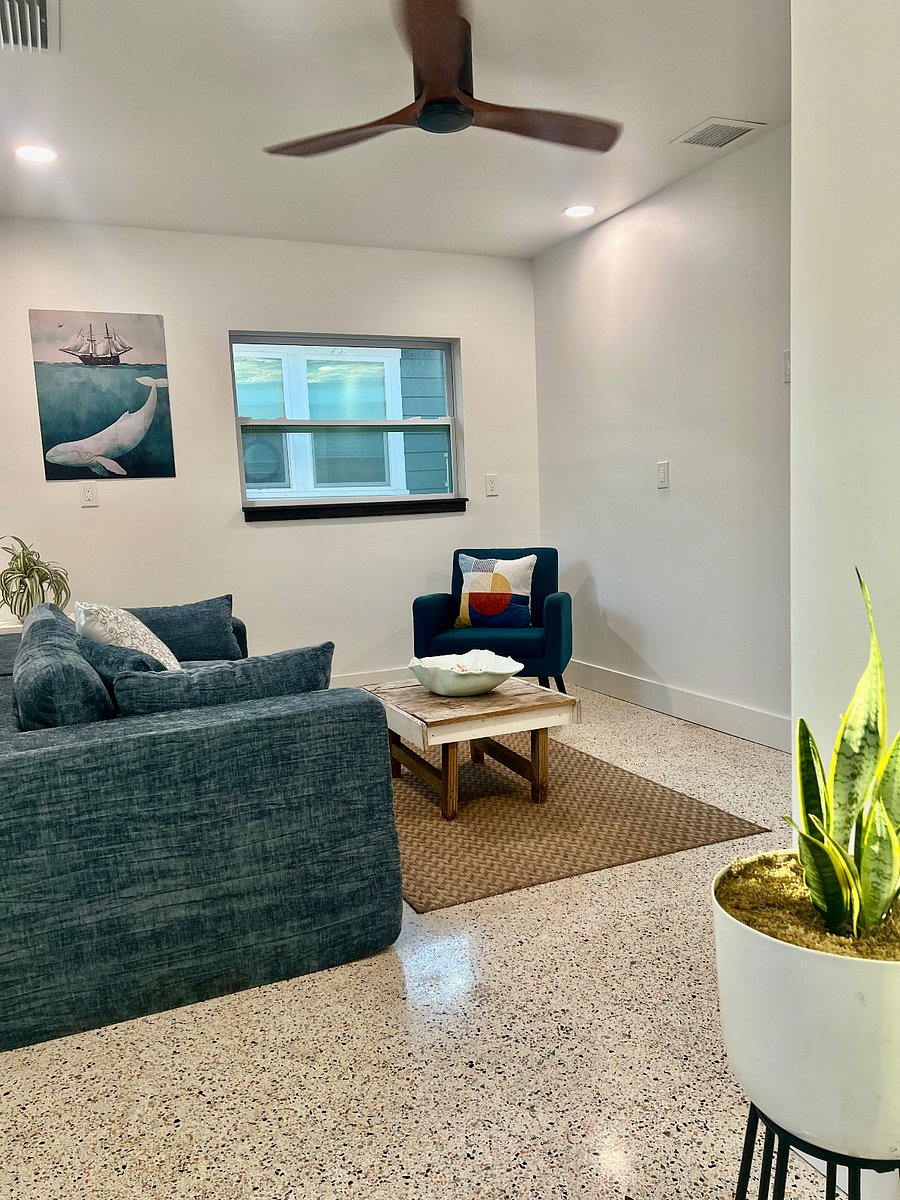 secondary tv space or tv room