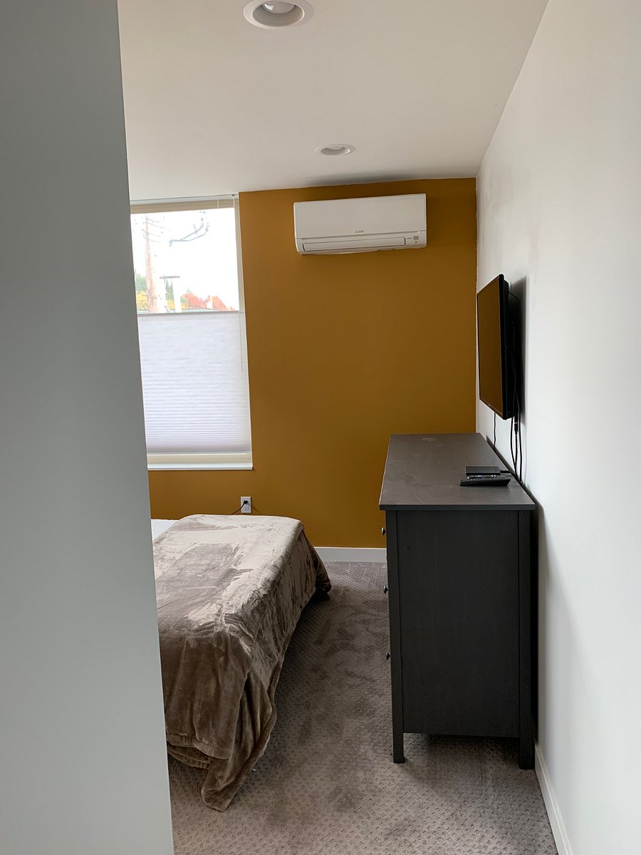 3rd Floor Master Bedroom