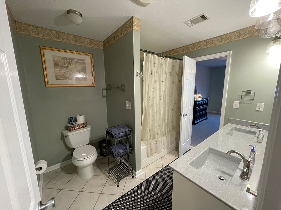 Upstairs Full Bath