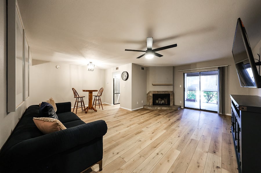Open living room as you come through the entrance