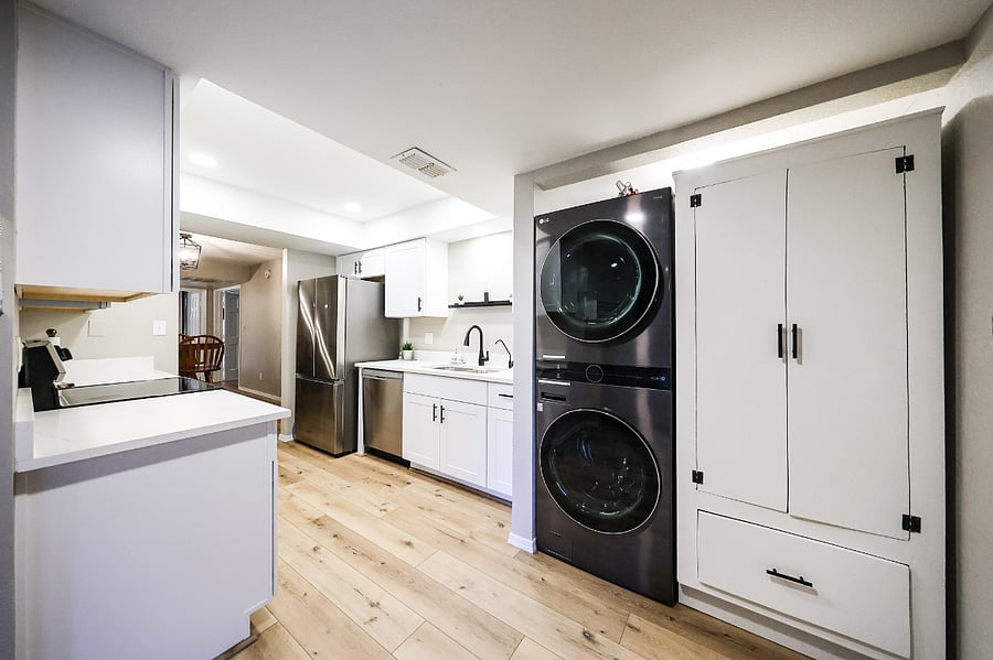Kitchen & Laundry