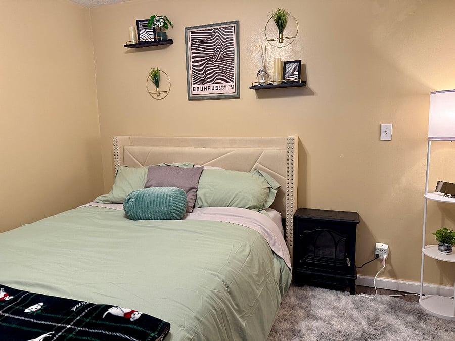 ROOM 1 
Perfectly designed for those wanting storage, serenity & comfort.