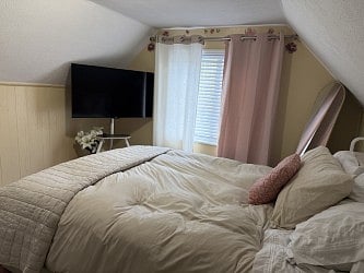 ROOM 3 
Rose Quartz Suite