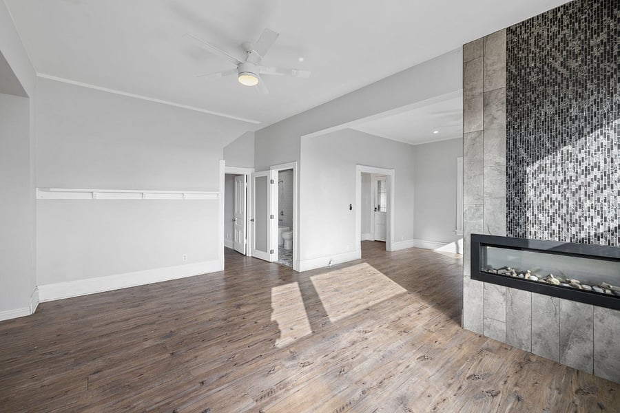 Dining room - double-sided fireplace.