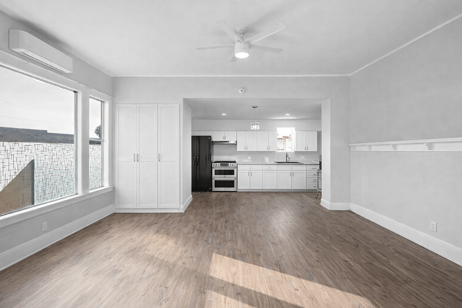 Dining room & kitchen
