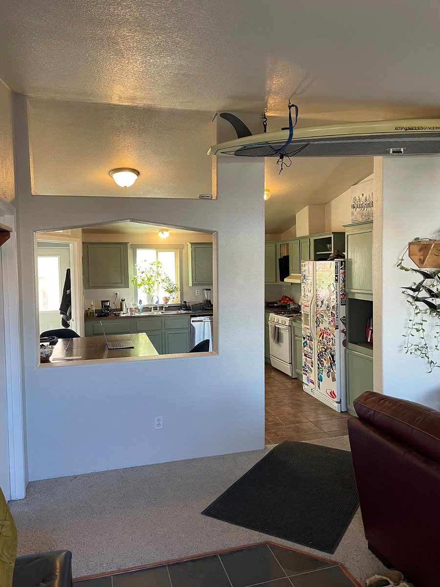 Common areas eat in kitchen