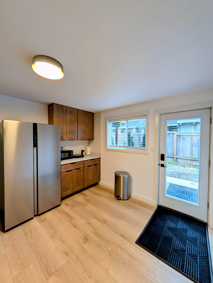 shared kitchenette with unit 4
