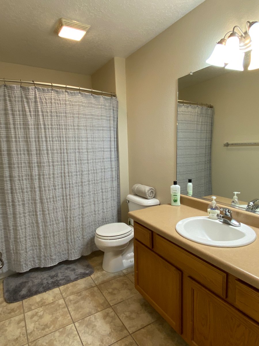 guest bath upstairs