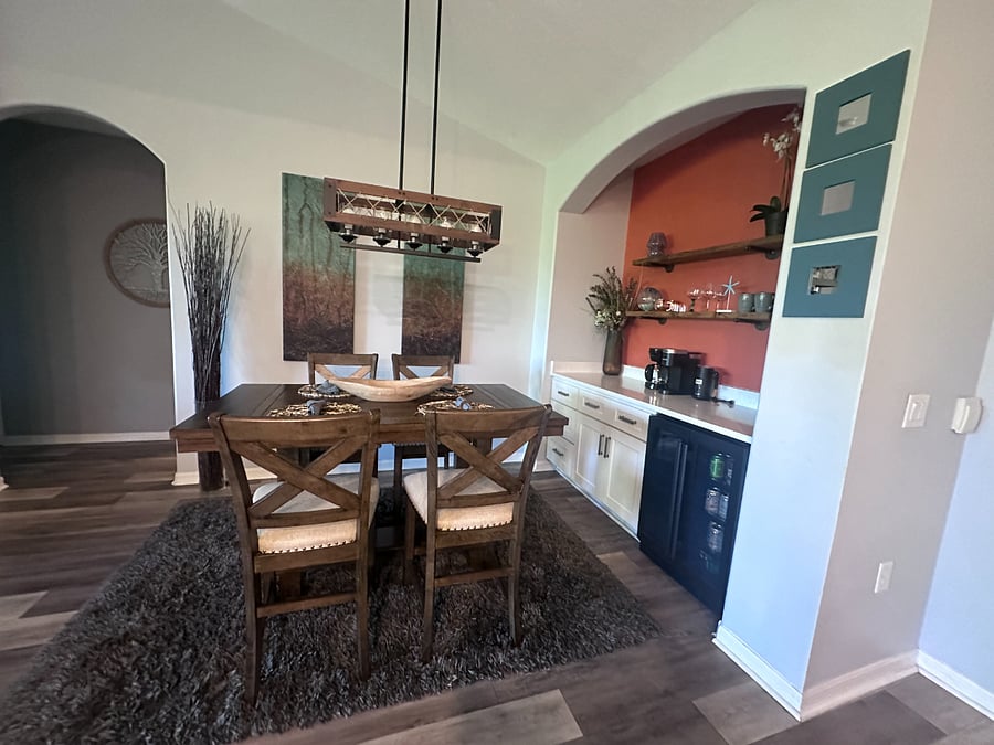 Dining room/bar