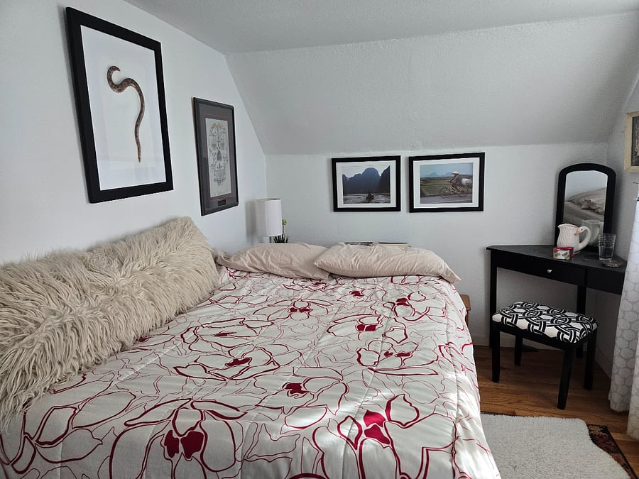 2nd floor bedroom with full-sized bed
