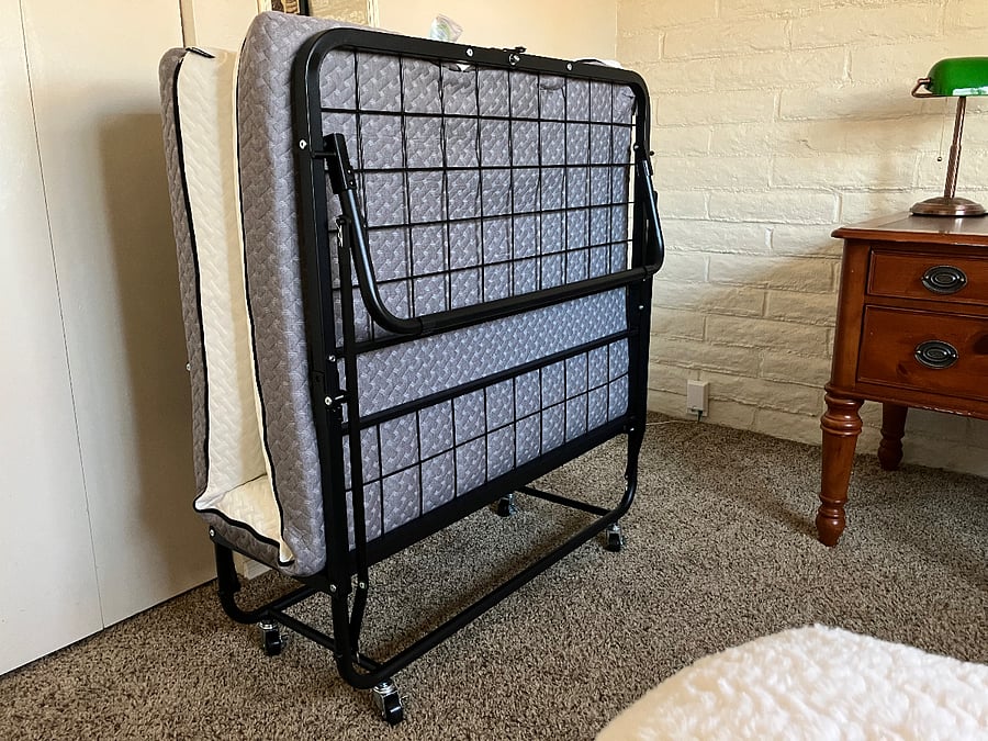Memory foam rollaway