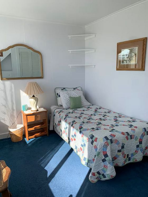 Single bedroom