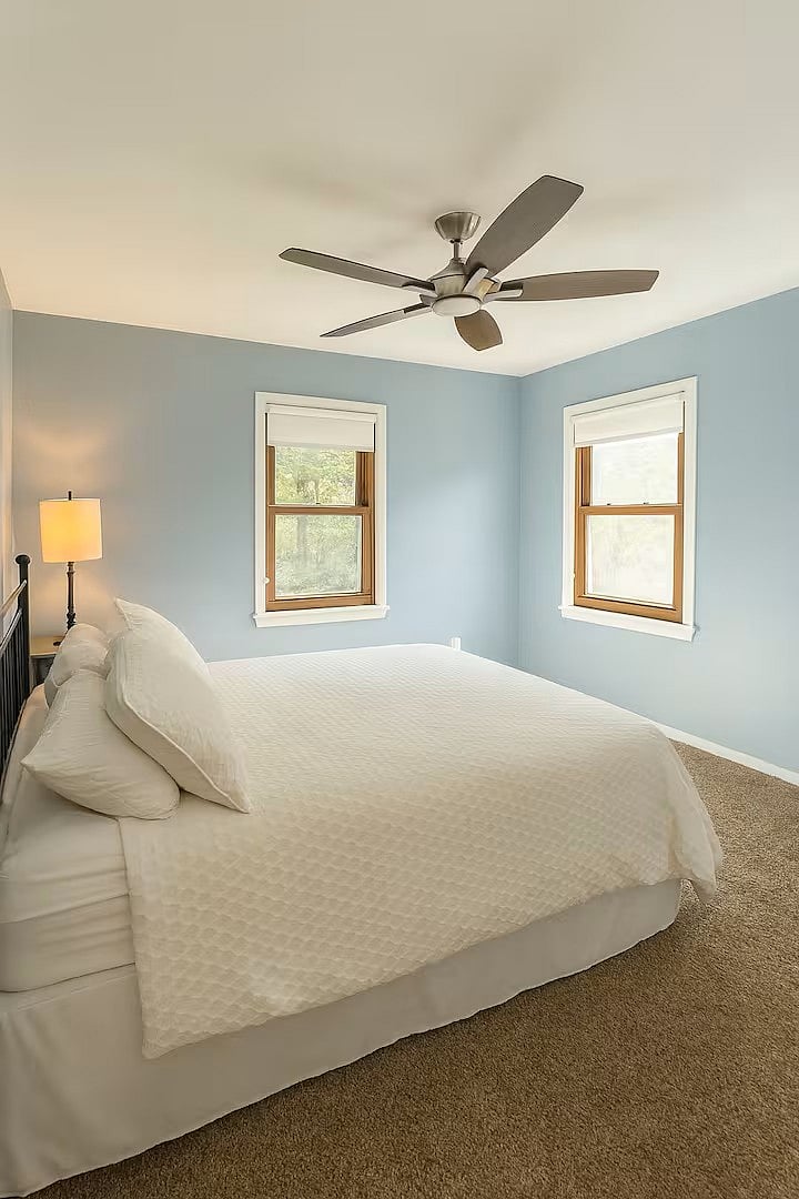 Guest Bedroom with queen bed