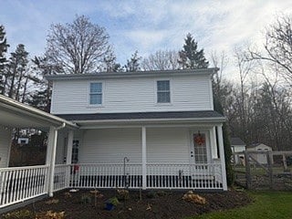 2nd floor apt, side entry